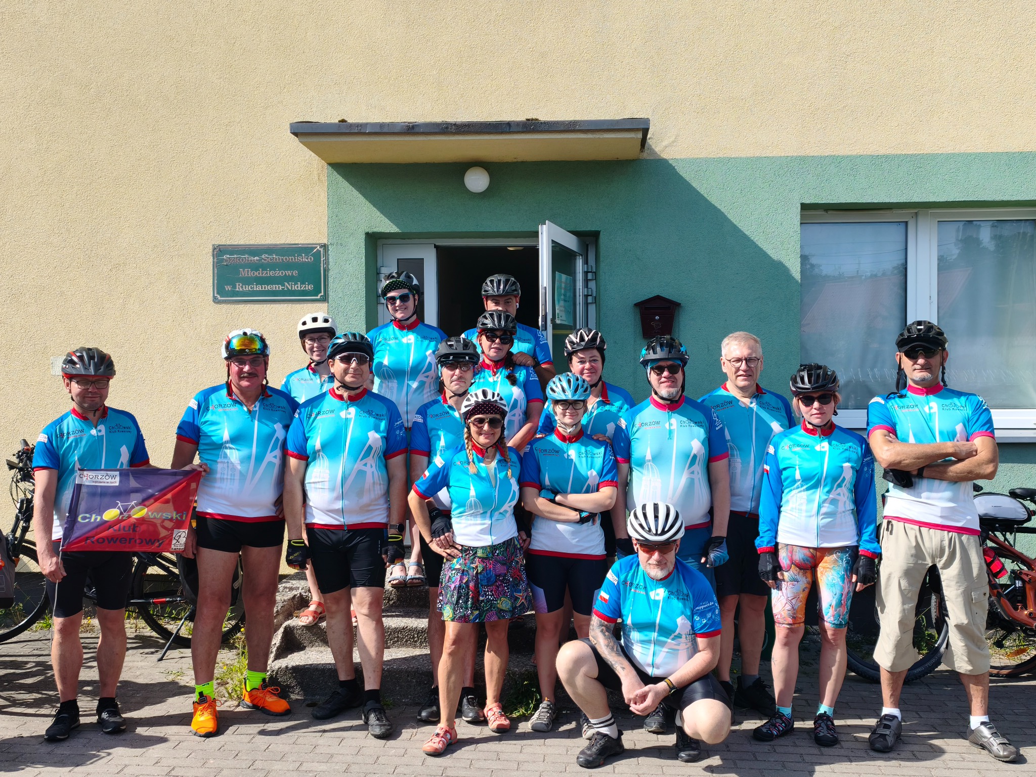 Grupa rowerzystów podczas wyprawy Mazury 2026